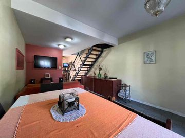 CASA VENTA TRIPLEX EN BARRIO EL MIRADOR HURLINGHAM