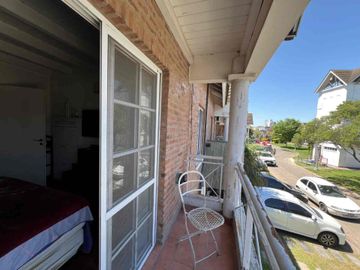 CASA VENTA TRIPLEX EN BARRIO EL MIRADOR HURLINGHAM