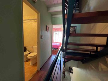 CASA VENTA TRIPLEX EN BARRIO EL MIRADOR HURLINGHAM