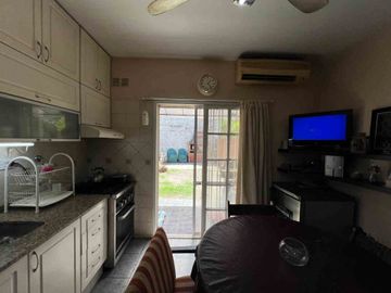 CASA VENTA TRIPLEX EN BARRIO EL MIRADOR HURLINGHAM