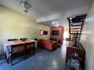 CASA VENTA TRIPLEX EN BARRIO EL MIRADOR HURLINGHAM