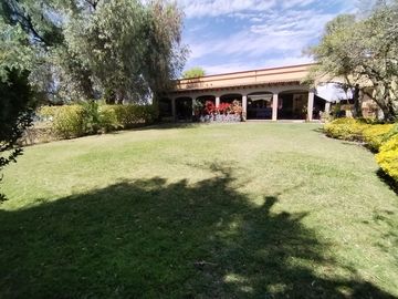 Casa en Club Campestre de un piso estilo hacienda mexicana