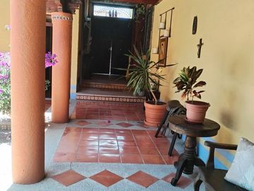 Casa en Club Campestre de un piso estilo hacienda mexicana