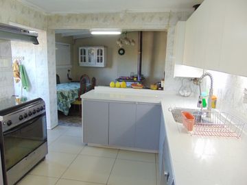 Vendo Casa 295 m2 construidos, 5 Habitaciones, Quilpué