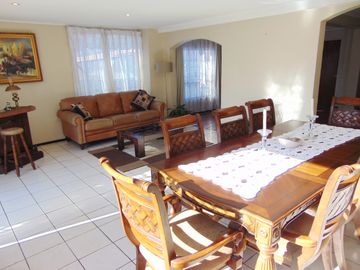 Vendo Casa 295 m2 construidos, 5 Habitaciones, Quilpué
