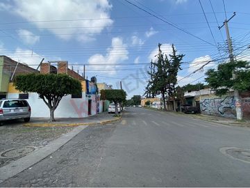 OPORTUNIDAD DE INVERSIÓN. CASA EN VENTA EN LOMAS DE CASA BLANCA