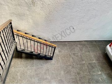 OPORTUNIDAD DE INVERSIÓN. CASA EN VENTA EN LOMAS DE CASA BLANCA