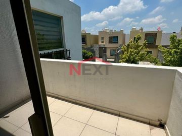 CASA EN VENTA AL ORIENTE FRACCIONAMIENTO PUERTA DEL REY