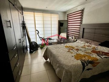 CASA EN VENTA AL ORIENTE FRACCIONAMIENTO PUERTA DEL REY