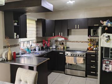 CASA EN VENTA AL ORIENTE FRACCIONAMIENTO PUERTA DEL REY