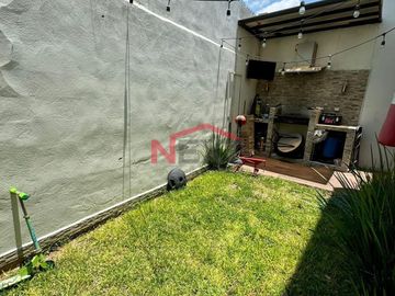 CASA EN VENTA AL ORIENTE FRACCIONAMIENTO PUERTA DEL REY
