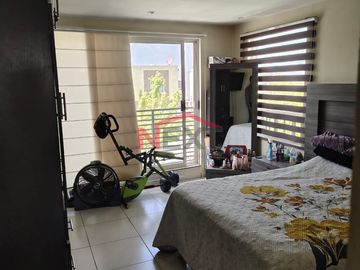 CASA EN VENTA AL ORIENTE FRACCIONAMIENTO PUERTA DEL REY