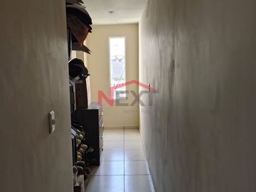 CASA EN VENTA AL ORIENTE FRACCIONAMIENTO PUERTA DEL REY
