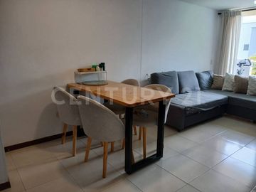 SE VENDE ATRACTIVO APARTAMENTO EN NAPOLES