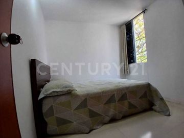 SE VENDE ATRACTIVO APARTAMENTO EN NAPOLES