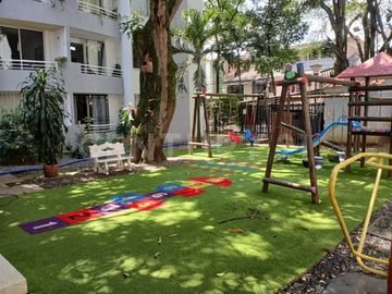 SE VENDE ATRACTIVO APARTAMENTO EN NAPOLES