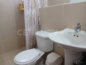 SE VENDE ATRACTIVO APARTAMENTO EN NAPOLES
