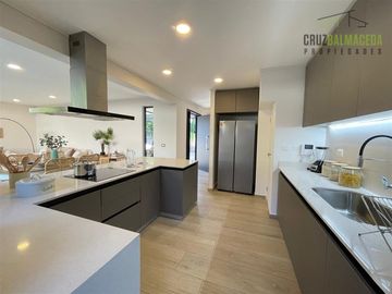 Casa en Venta en Principe de Gales/ Ramon Laval