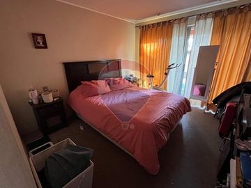 Casa de 5D + 3B en Condominio