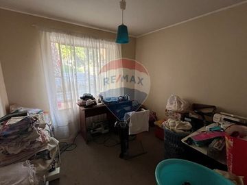 Casa de 5D + 3B en Condominio