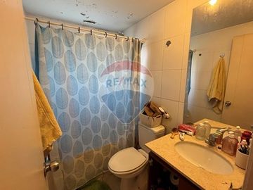 Casa de 5D + 3B en Condominio