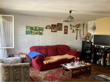 Se vende acogedora casa de 4D+2B