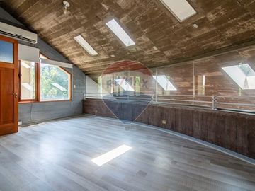 Casa de Lujo en La Reina: 3D/3B, Terraza y Jardín