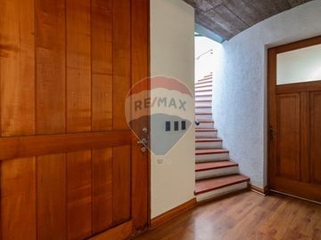 Casa de Lujo en La Reina: 3D/3B, Terraza y Jardín