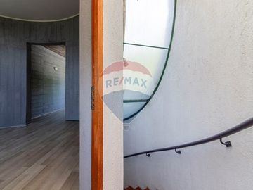 Casa de Lujo en La Reina: 3D/3B, Terraza y Jardín