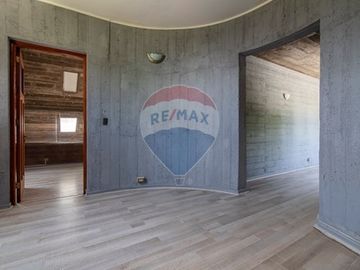 Casa de Lujo en La Reina: 3D/3B, Terraza y Jardín