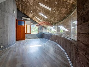 Casa de Lujo en La Reina: 3D/3B, Terraza y Jardín