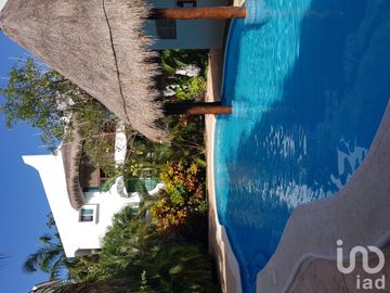 Departamento en Venta en Playacar Fase 2 | 3 Recámaras, Roof Privado y Alberca