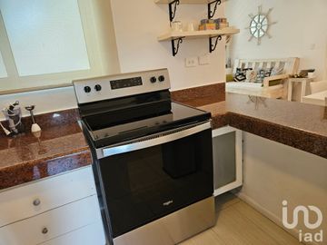 Departamento en Venta en Playacar Fase 2 | 3 Recámaras, Roof Privado y Alberca