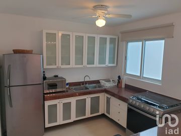 Departamento en Venta en Playacar Fase 2 | 3 Recámaras, Roof Privado y Alberca