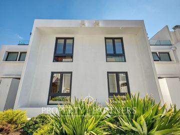 Espectacular y moderno Townhouse ubicado en barrio residencial, Las Condes