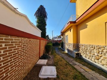 Venta de Casa con Alberca Zona de Los Fuertes, con recámara en planta baja