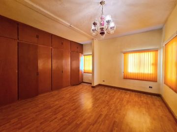 Venta de Casa con Alberca Zona de Los Fuertes, con recámara en planta baja