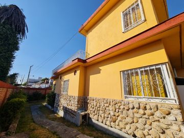 Venta de Casa con Alberca Zona de Los Fuertes, con recámara en planta baja