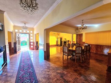 Venta de Casa con Alberca Zona de Los Fuertes, con recámara en planta baja