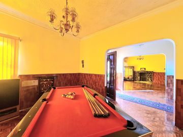 Venta de Casa con Alberca Zona de Los Fuertes, con recámara en planta baja