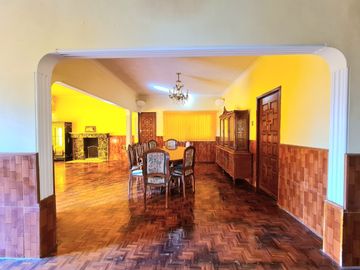 Venta de Casa con Alberca Zona de Los Fuertes, con recámara en planta baja