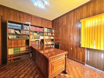 Venta de Casa con Alberca Zona de Los Fuertes, con recámara en planta baja