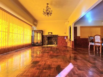Venta de Casa con Alberca Zona de Los Fuertes, con recámara en planta baja