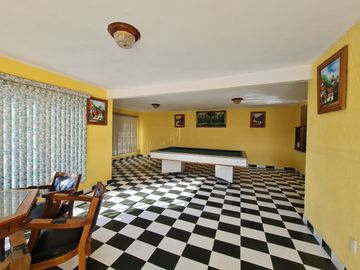 Venta de Casa con Alberca Zona de Los Fuertes, con recámara en planta baja