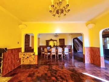 Venta de Casa con Alberca Zona de Los Fuertes, con recámara en planta baja