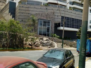 SE VENDE TERRENO/ LOTE EN CERROS DE CAMACHO