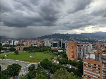 4120662 Venta Penthouse en el Poblado Oviedo