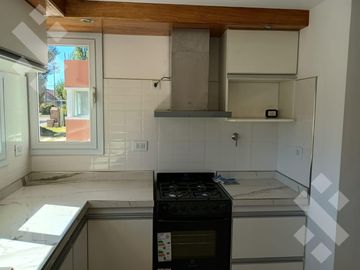 VENTA CASA 3 DORMITORIOS - B° PARAISOS DEL LIMAY, PLOTTIER