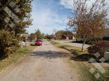 VENTA CASA 3 DORMITORIOS - B° PARAISOS DEL LIMAY, PLOTTIER
