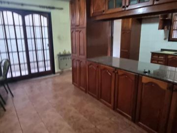Casa en venta - 4 Dormitorios 4 Baños - Cochera - 497Mts2 - San Miguel